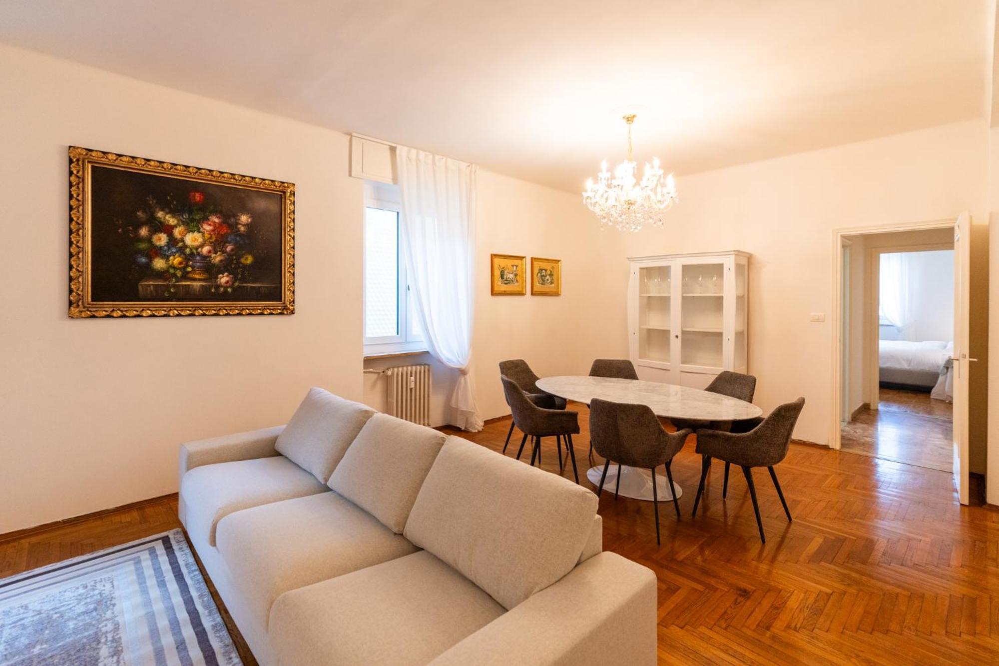 Domus Verona - Elegante Residenza Con Affaccio Su Porta Leoni Quarto foto